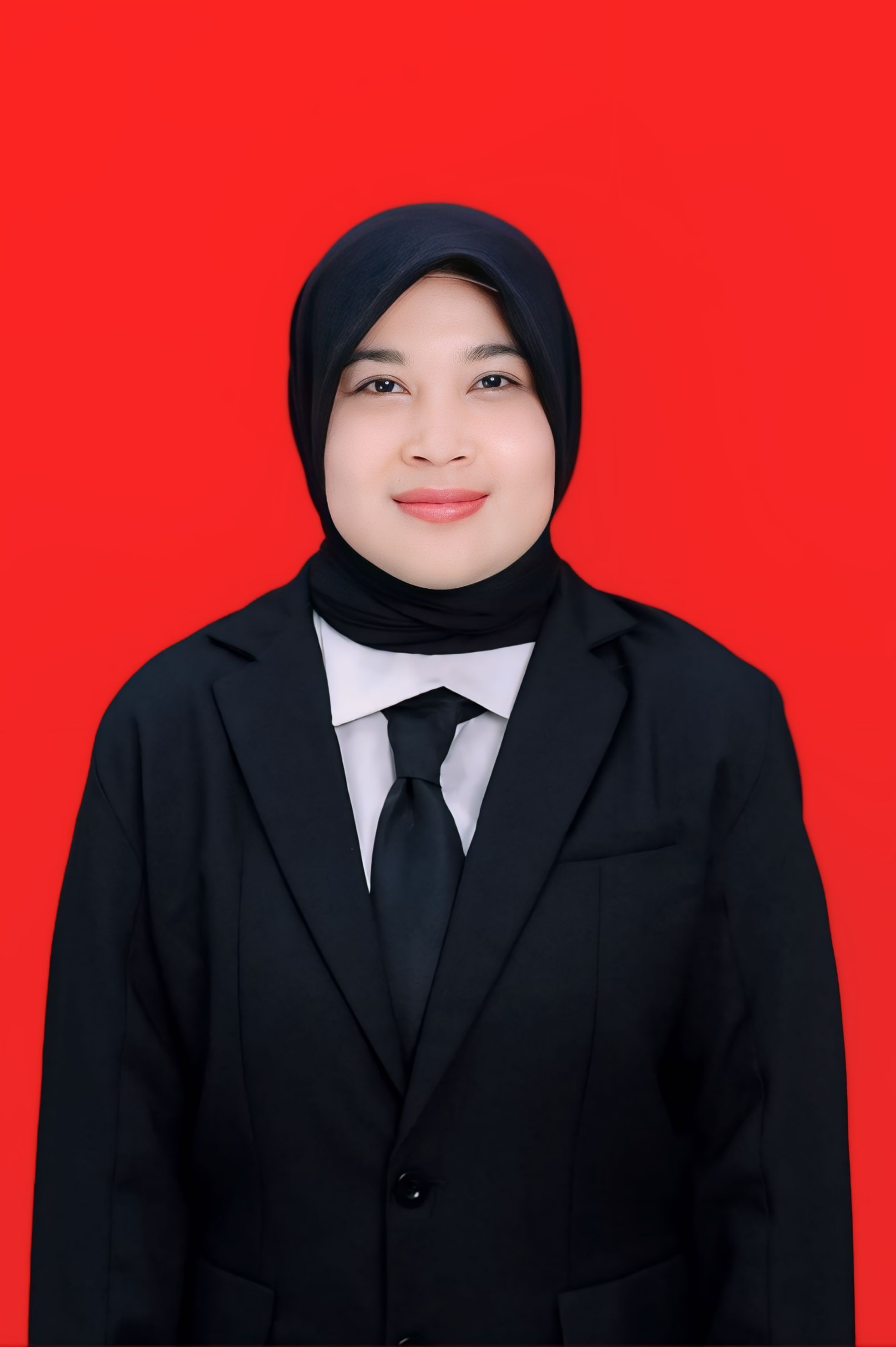 <center><br>Julia Phonna, S.Hum</center>